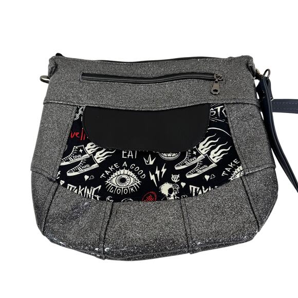 Cruella de Vil Villains Love Hate Vinyl Metallic Crossbody - Picture 3 of 10